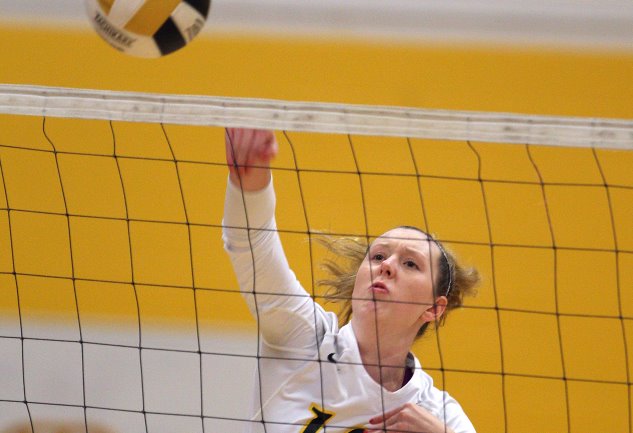 MCC volleyball splits four matches at Jefferson Tournament